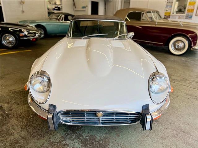 Jaguar-E-Type-Roadster-1973-22
