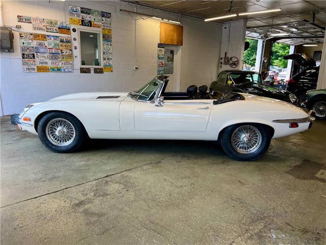 Jaguar-E-Type-Roadster-1973-4