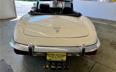 Jaguar-E-Type-Roadster-1973-8
