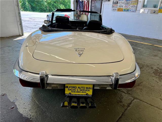 Jaguar-E-Type-Roadster-1973-8