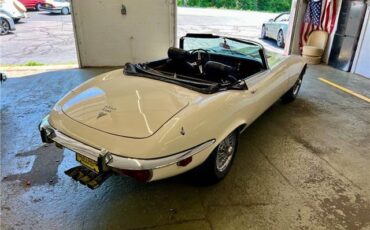 Jaguar-E-Type-Roadster-1973-9