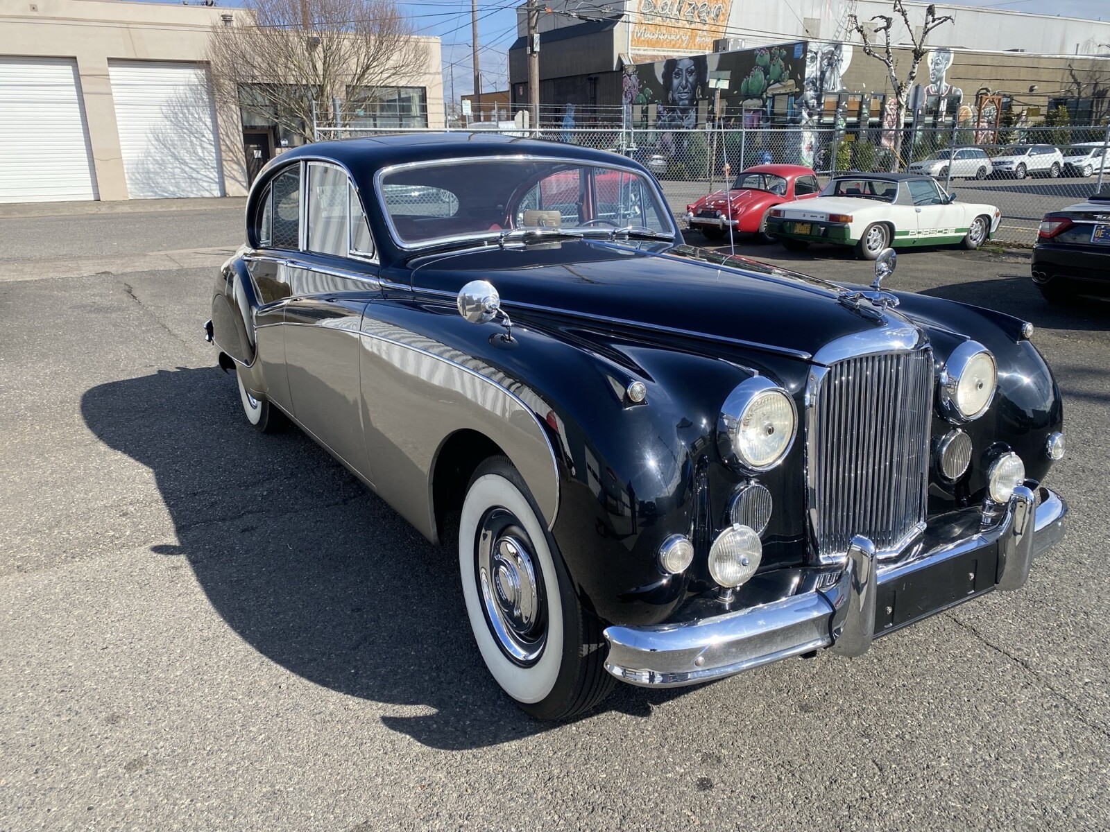 Jaguar-MK-IX-1961-1