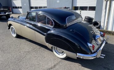 Jaguar-MK-IX-1961-7