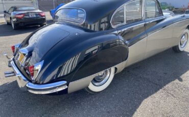 Jaguar-MK-IX-1961-9