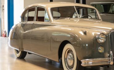 Jaguar-Mark-VII-1954-4-Door-Sedan-10
