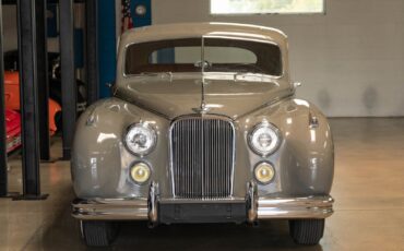 Jaguar-Mark-VII-1954-4-Door-Sedan-12