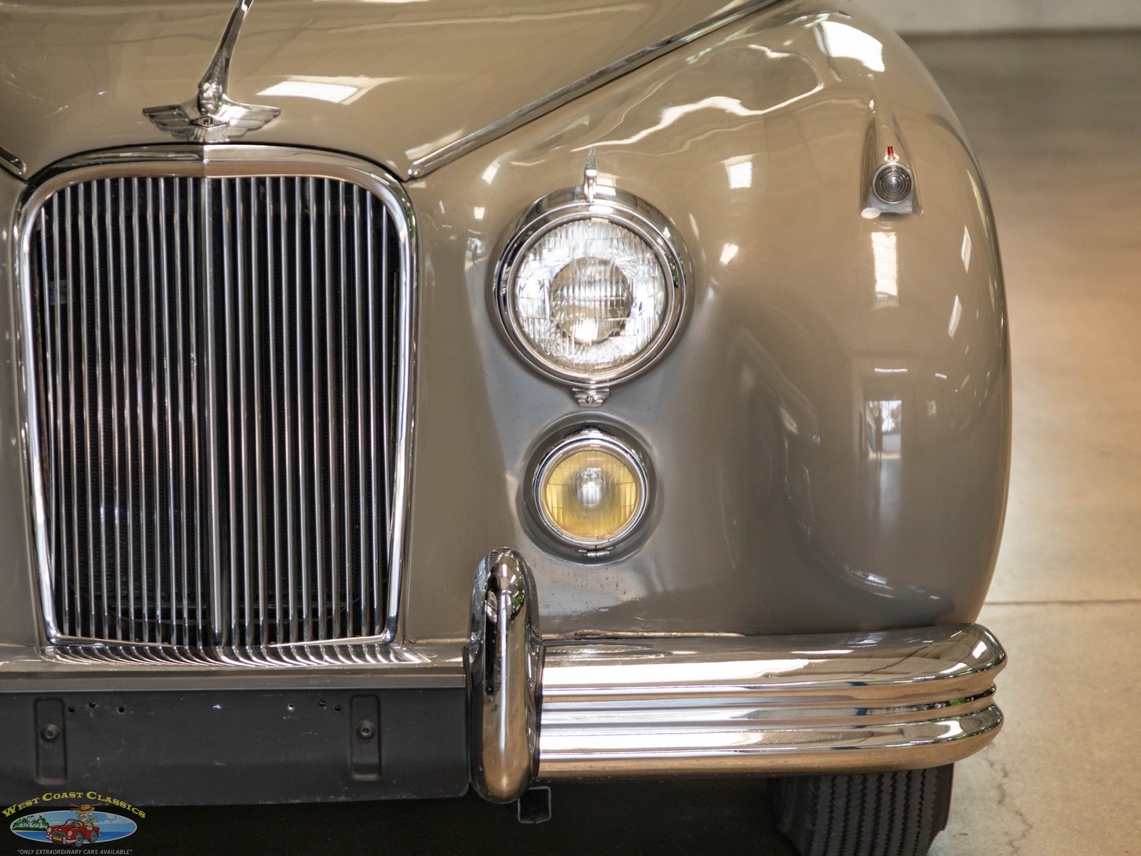 Jaguar-Mark-VII-1954-4-Door-Sedan-15