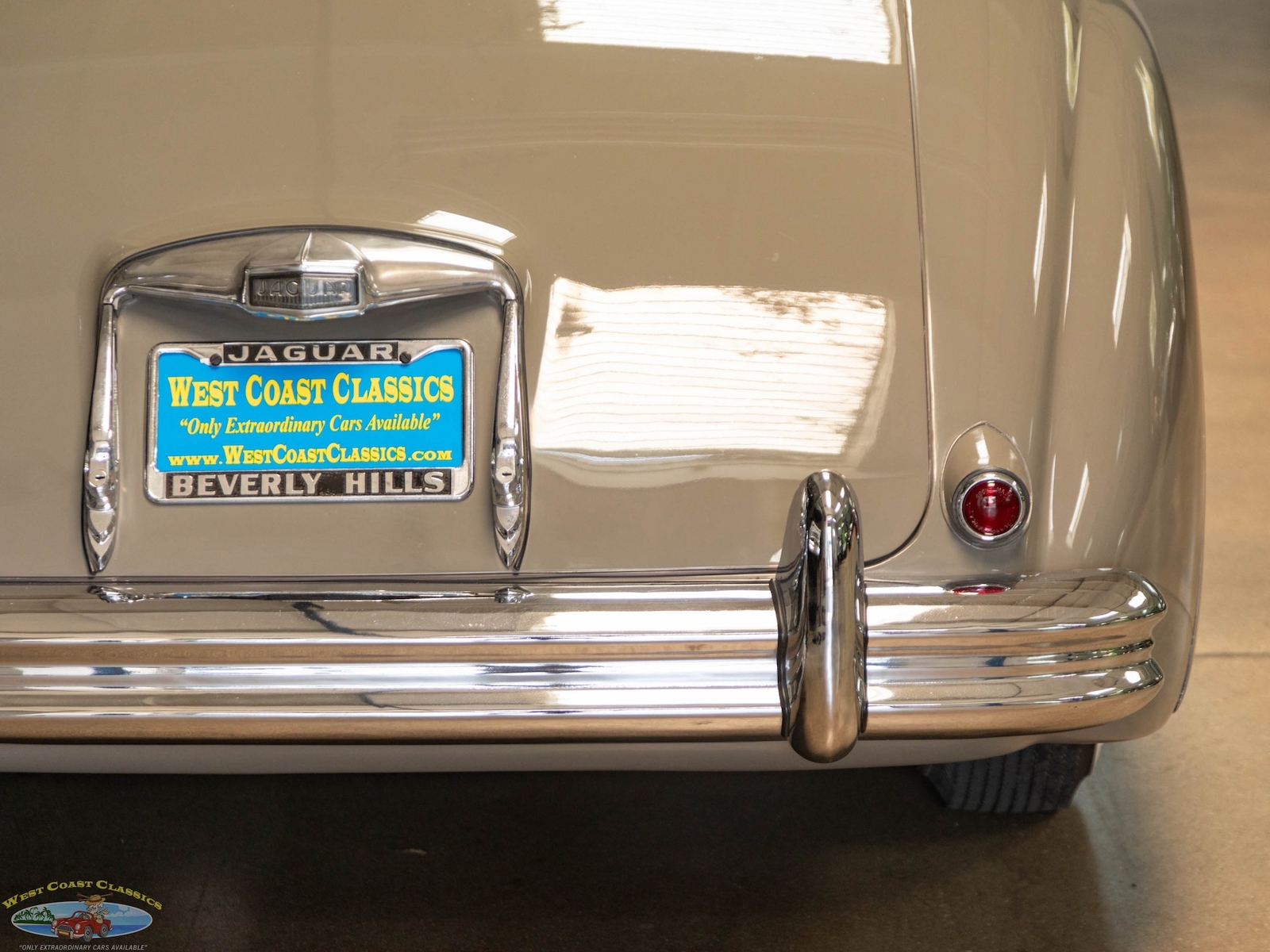 Jaguar-Mark-VII-1954-4-Door-Sedan-19