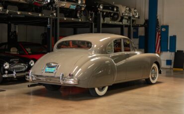 Jaguar-Mark-VII-1954-4-Door-Sedan-23