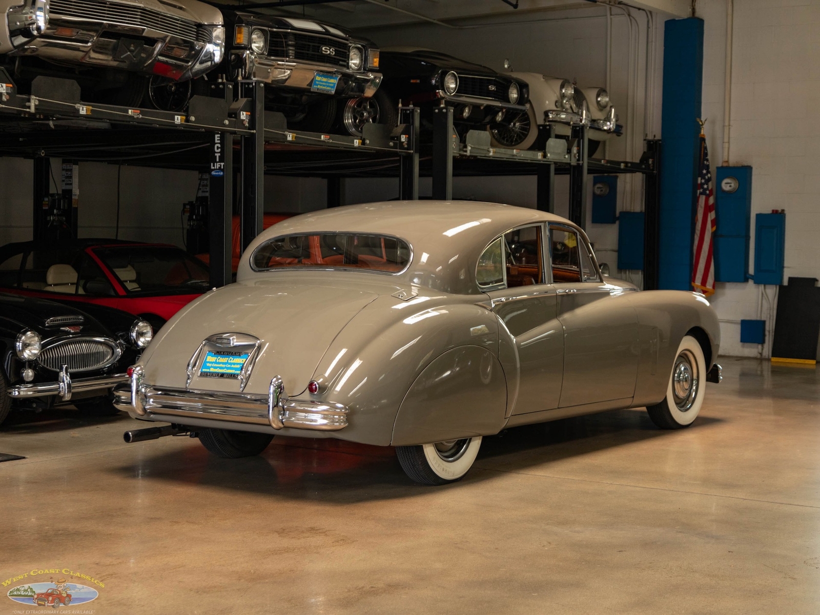 Jaguar-Mark-VII-1954-4-Door-Sedan-23