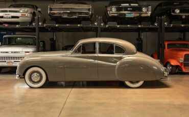 Jaguar-Mark-VII-1954-4-Door-Sedan-5