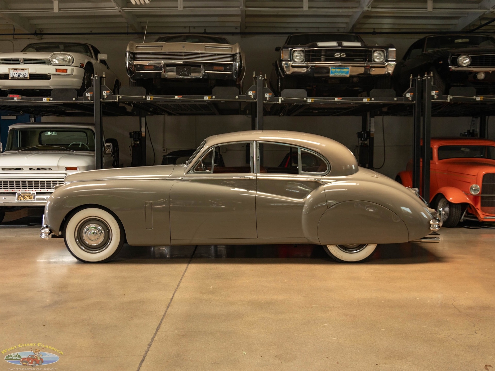 Jaguar-Mark-VII-1954-4-Door-Sedan-5