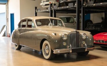 Jaguar-Mark-VII-1954-4-Door-Sedan-9