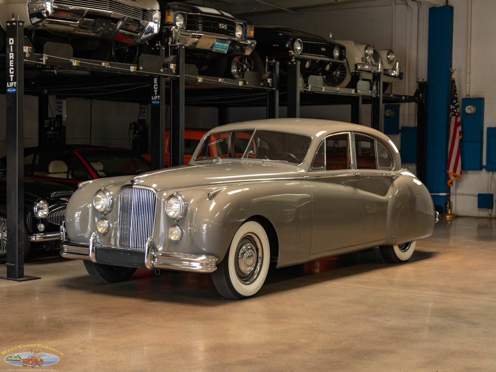 Jaguar-Mark-VII-1954-4-Door-Sedan