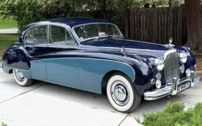 Jaguar Saloon  1960 blue
