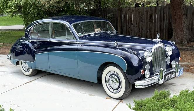 Jaguar Saloon  1960 blue