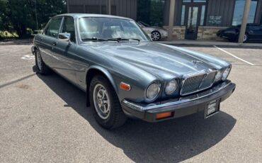 Jaguar-XJ-1986-Sedan-1