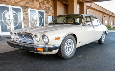 Jaguar-XJ6-1986-Sedan-28