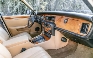 Jaguar-XJ6-1986-Sedan-7