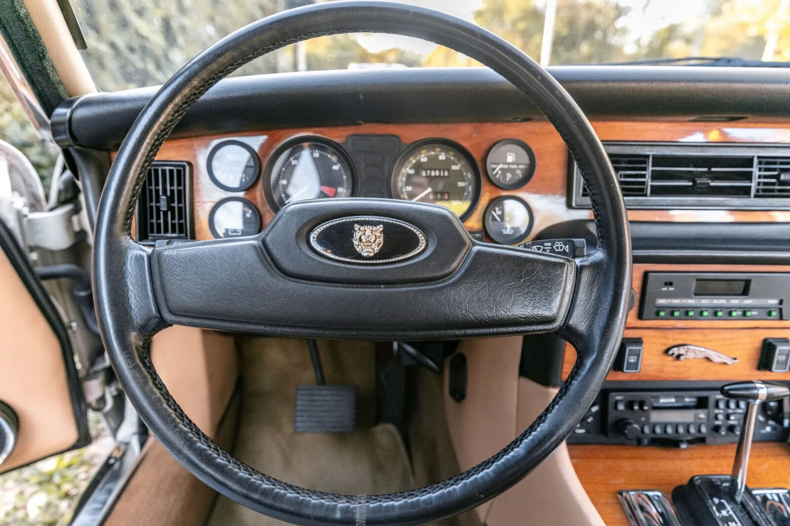 Jaguar-XJ6-1986-Sedan-8