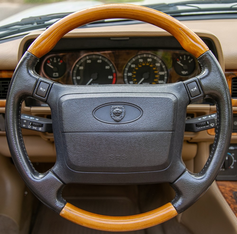 Jaguar-XJS-1995-Convertible-15