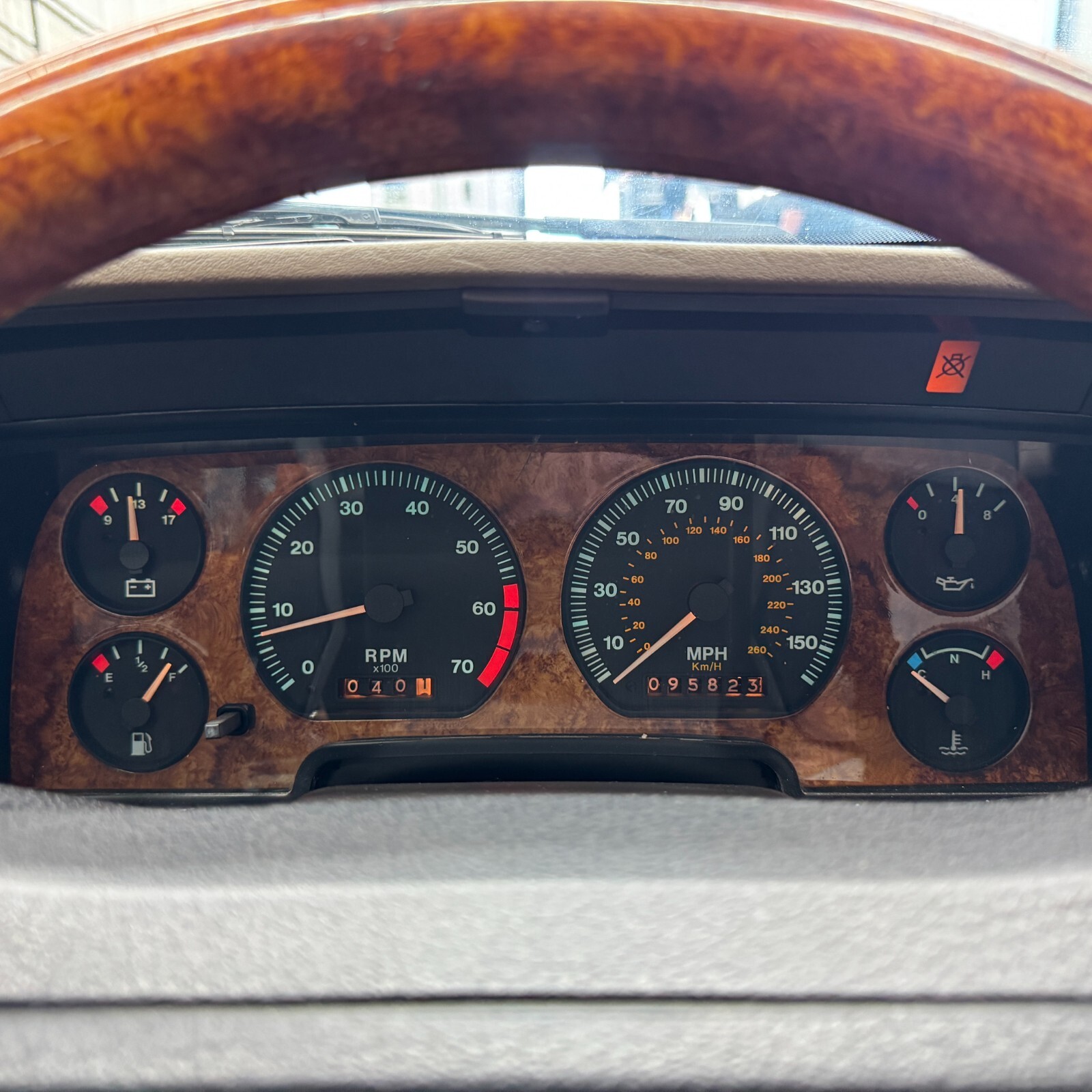 Jaguar-XJS-1995-Coupe-8