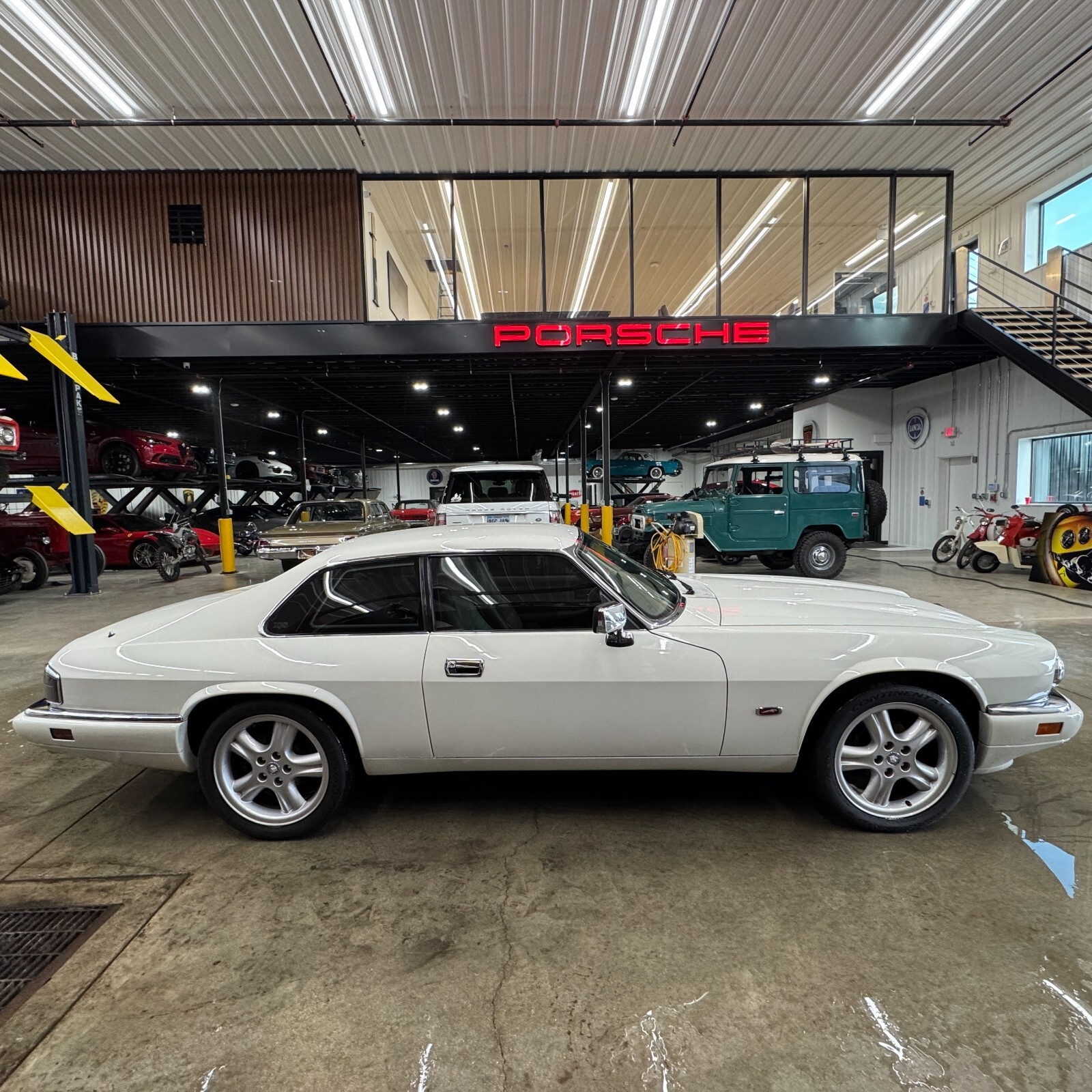 Jaguar-XJS-1995-Coupe