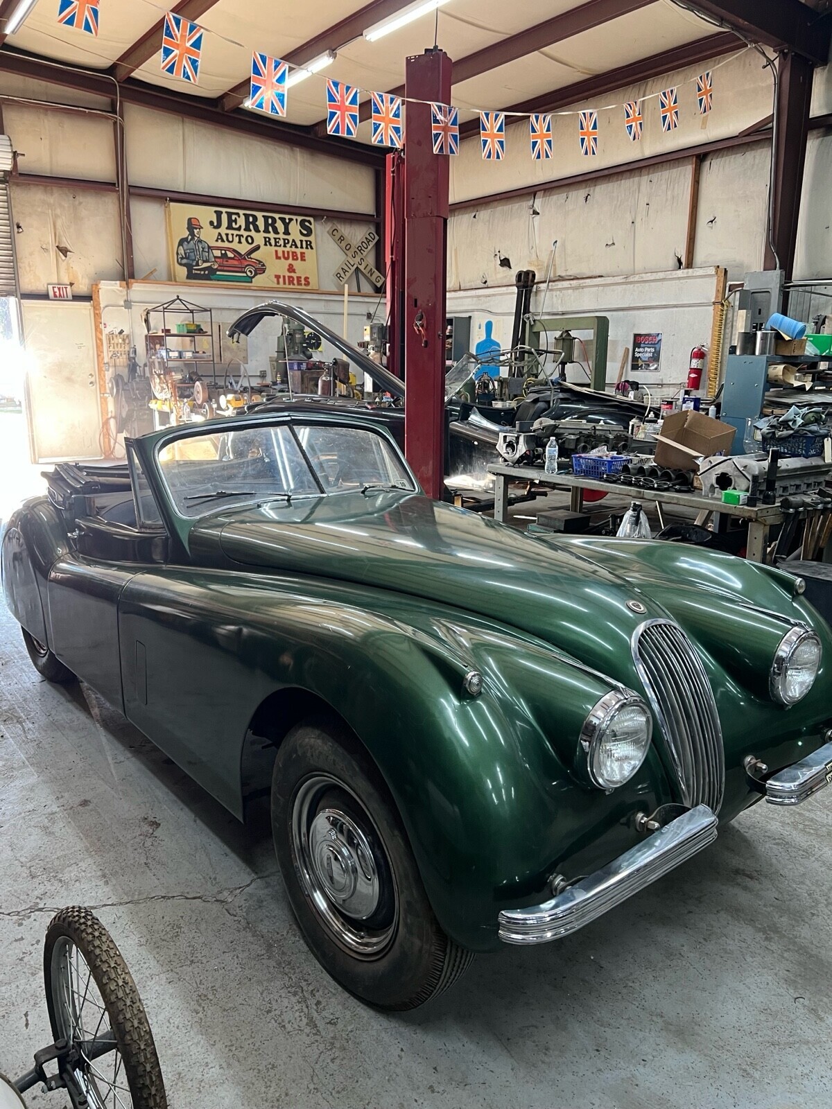 Jaguar-XK-1953-Convertible-12