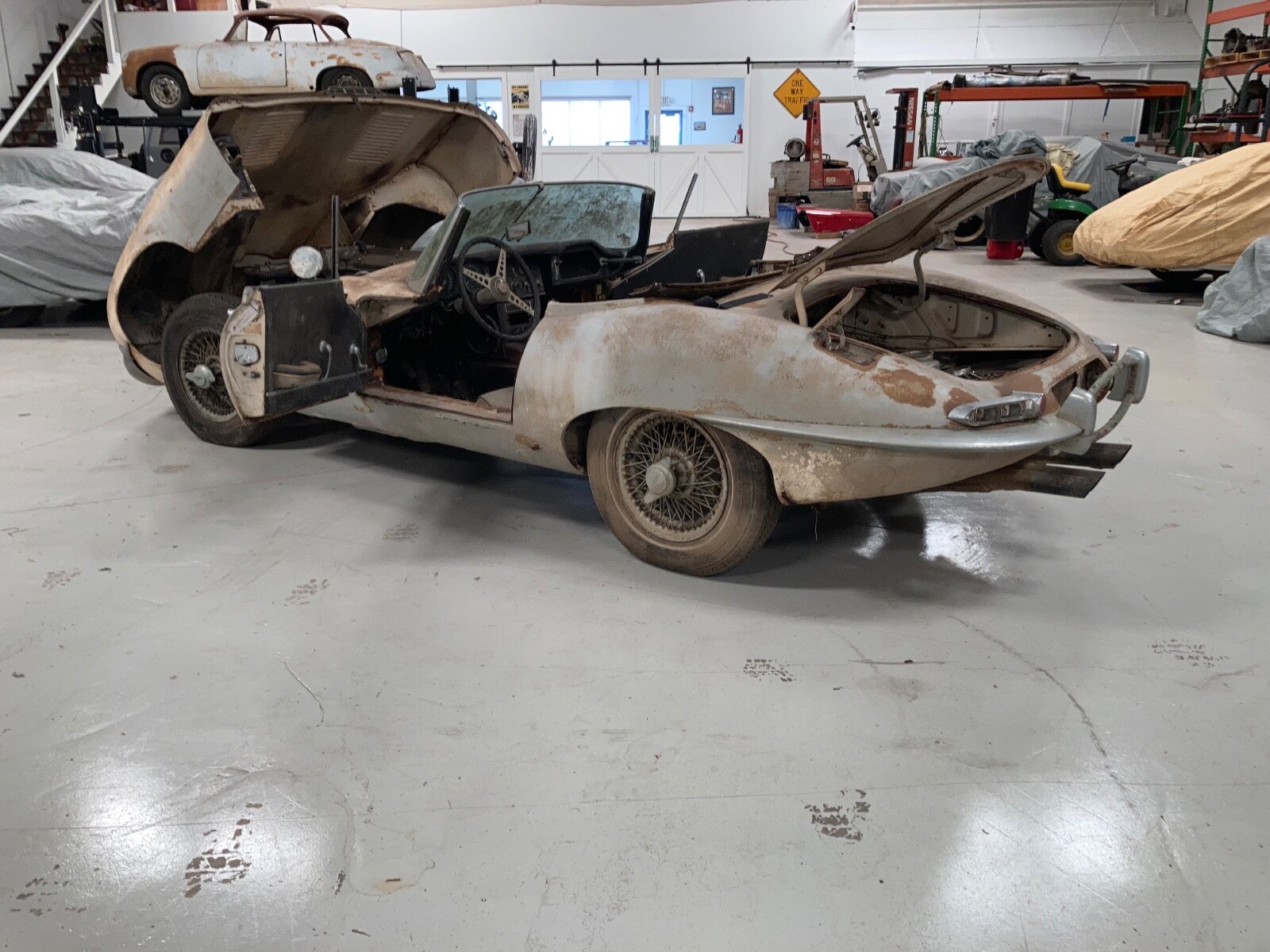 Jaguar-XK-1964-Convertible-9