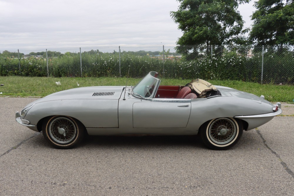 Jaguar-XK-1965-Roadster-3