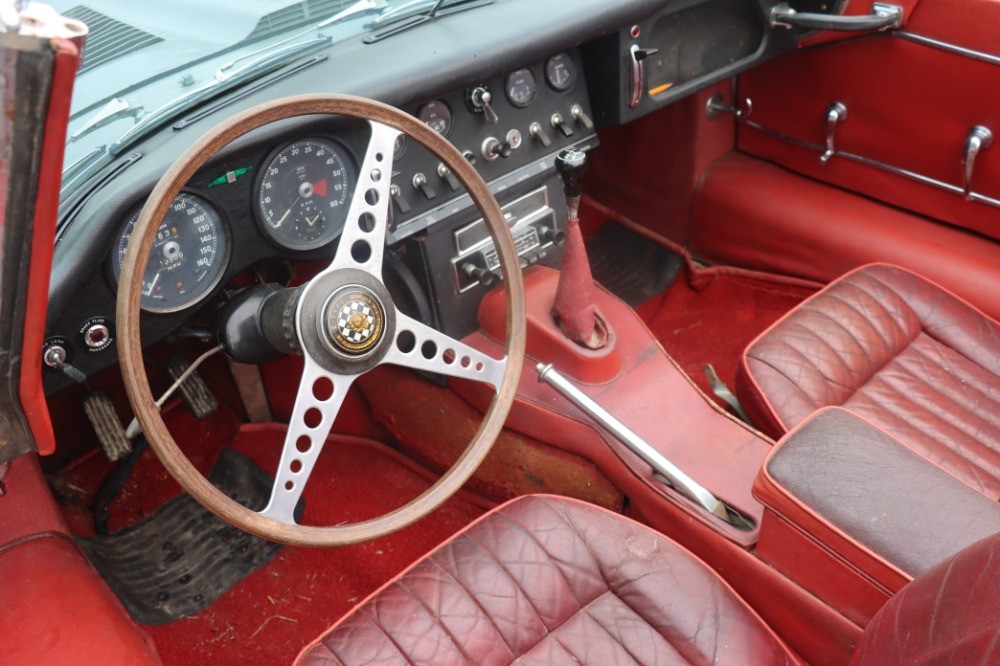 Jaguar-XK-1965-Roadster-7