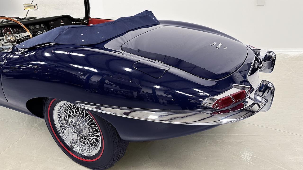 Jaguar-XK-1968-Convertible-12