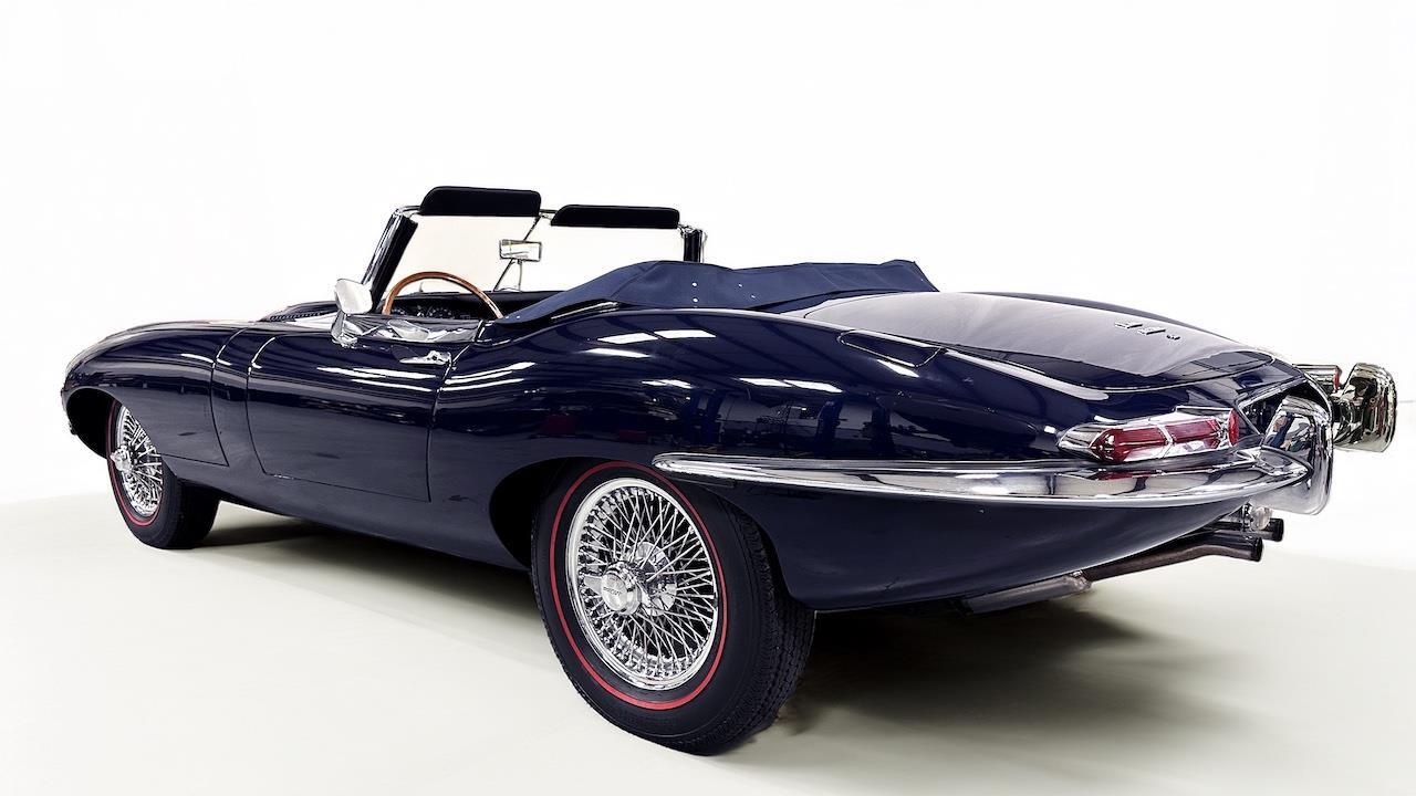 Jaguar-XK-1968-Convertible-14