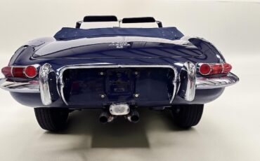 Jaguar-XK-1968-Convertible-16