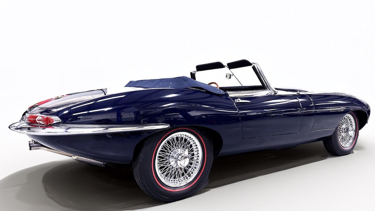 Jaguar-XK-1968-Convertible-18