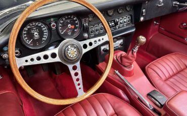 Jaguar-XK-1968-Convertible-27
