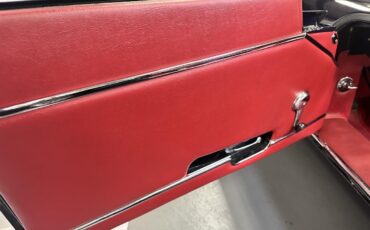 Jaguar-XK-1968-Convertible-29