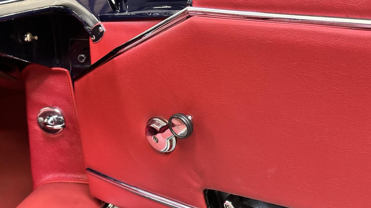 Jaguar-XK-1968-Convertible-39