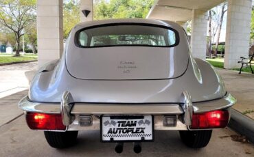 Jaguar-XK-1969-Classic-Car-18