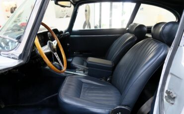 Jaguar-XK-1969-Classic-Car-19