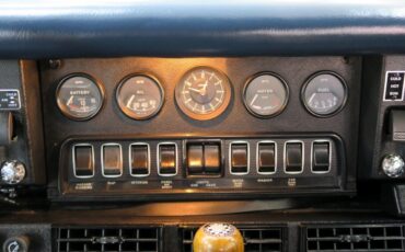 Jaguar-XK-1969-Classic-Car-23