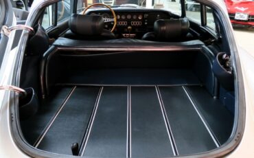 Jaguar-XK-1969-Classic-Car-39