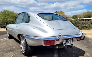 Jaguar-XK-1969-Classic-Car-6
