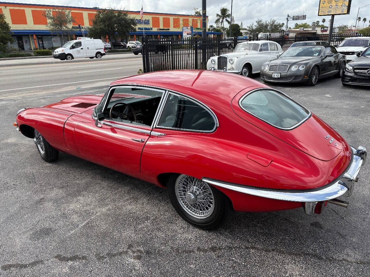 Jaguar-XK-1969-Coupe-26