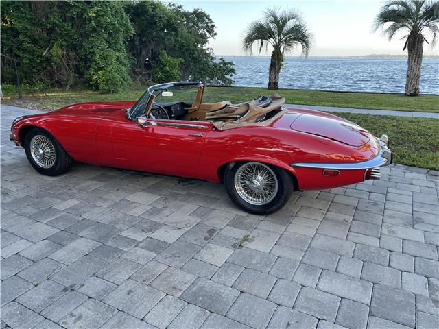 Jaguar-XK-1973-Roadster-2