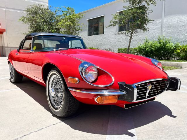 Jaguar-XK-1974-Convertible-1