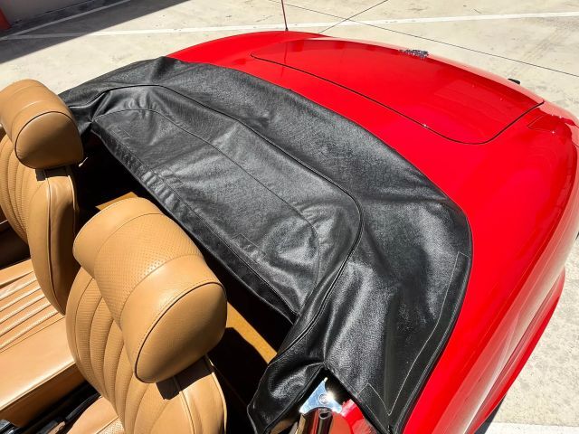 Jaguar-XK-1974-Convertible-17