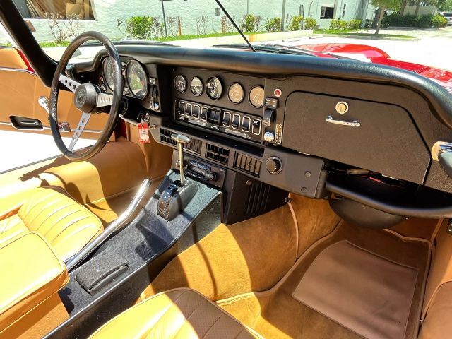 Jaguar-XK-1974-Convertible-19