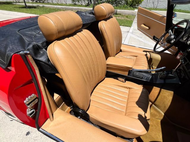 Jaguar-XK-1974-Convertible-21