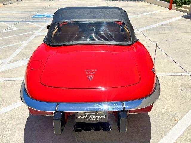 Jaguar-XK-1974-Convertible-9